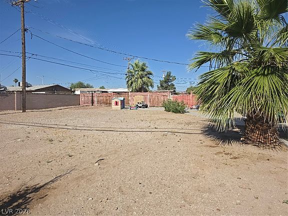 5th image of 1809 Putnam Ave #0