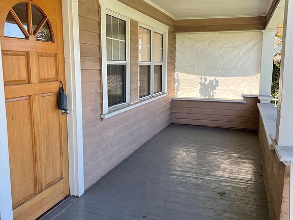 2nd image of 604 W Vernon Ave