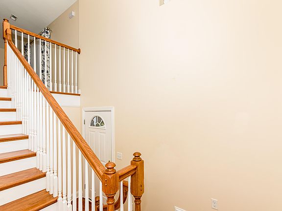 3rd image of 112 Leonardwood Dr Unit 306