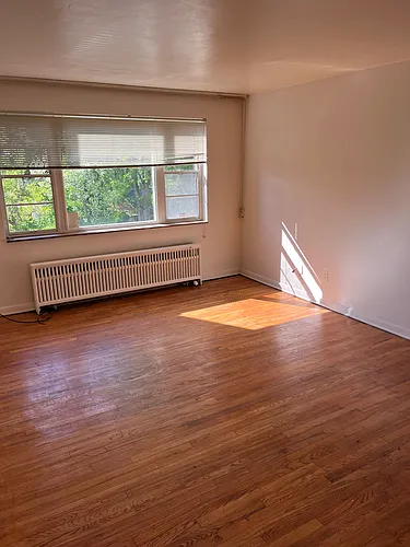 2222 Broadway Ave #203 Photo 1
