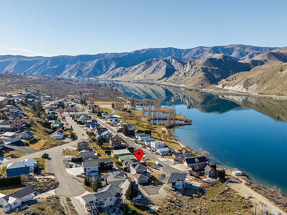 3rd image of 540 Lake Front Drive