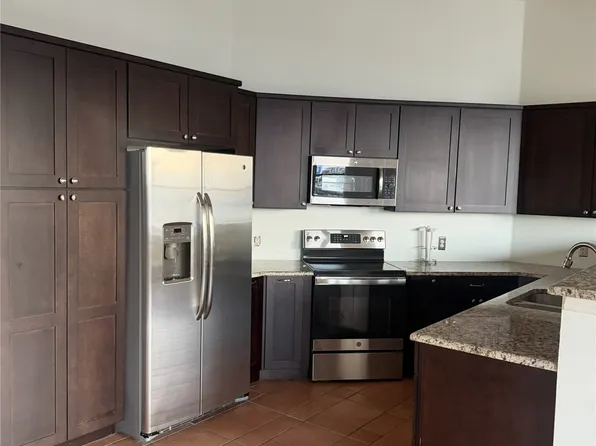 2502 Live Oak St APT 301, Dallas, TX 75204