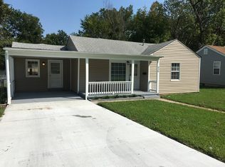 926 N Oak St, Nevada, MO 64772