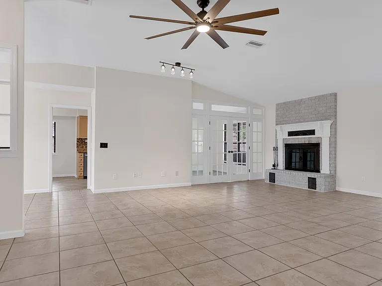 967 Grand Canal St — Photo 11