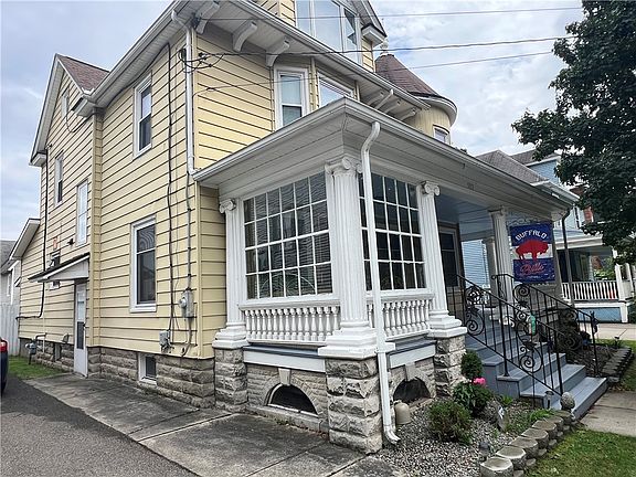 3rd image of 502 Fulton St