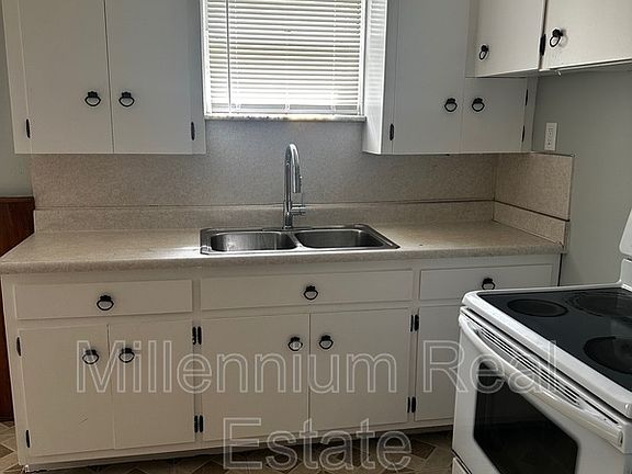 4th image of 19474 Eastwood Dr