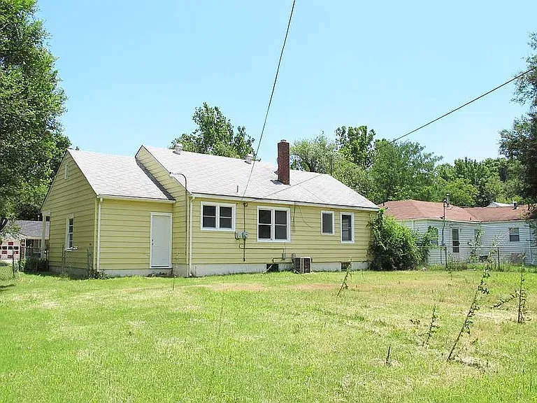 3 bed, 936 sqft, $995 — Photo 4