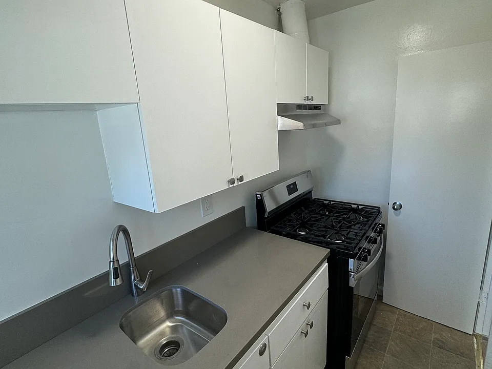 1426 Pearl St #1/2
