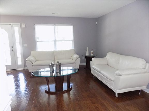 3rd image of 3682 Rosebud Park Dr