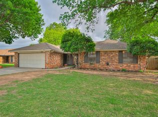209 E Platt Dr, Yukon, OK 73099