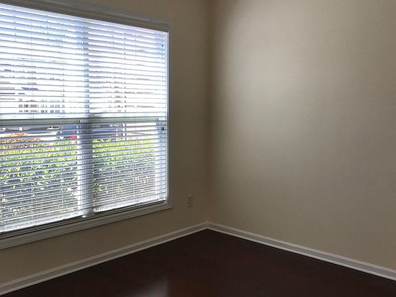 5th image of 2117 Staunton Dr