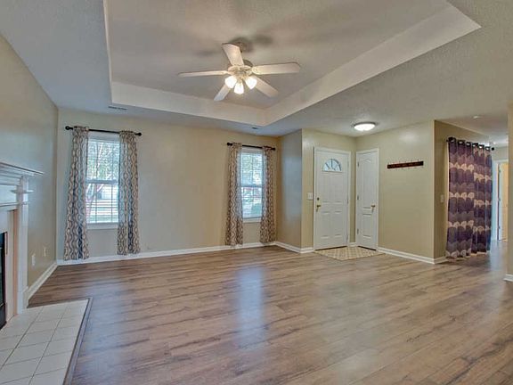 5th image of 113 Cedar Breeze Ln