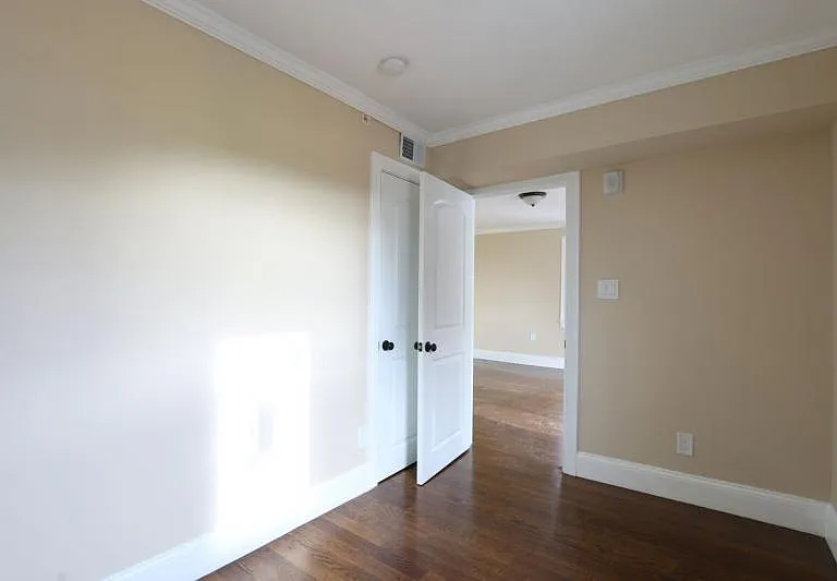 21 Alpine St #2L — Photo 3