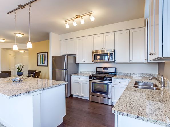 The Residences of Orland Park Crossing | 9510 W 140th St, Orland Park, IL