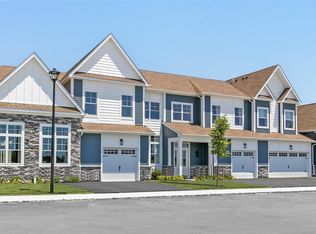 103 Foxwood Dr #73, Yaphank, NY 11980