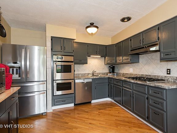 3rd image of 1521 S Highland Ave