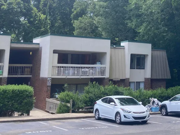 500 Umstead Dr APT D308, Chapel Hill, NC 27516