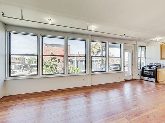 4th image of 419 Peterson St #22