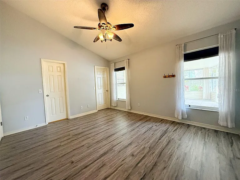 132 Robbins Rest Cir — Photo 10