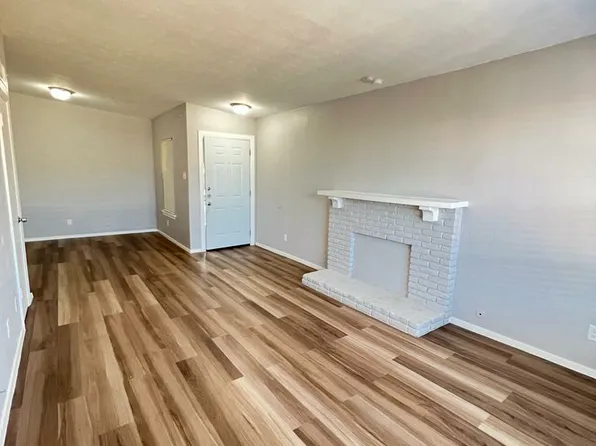 La Hacienda Apartments