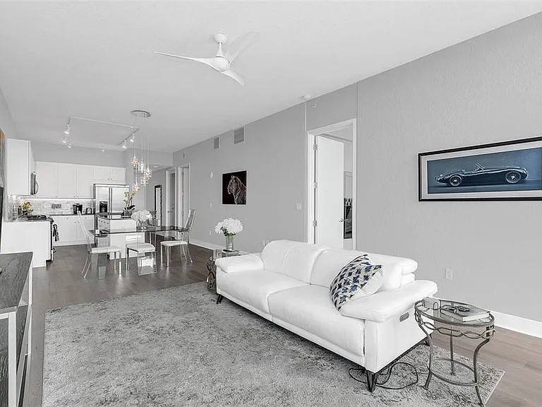 150 E Robinson St #31B — Photo 10
