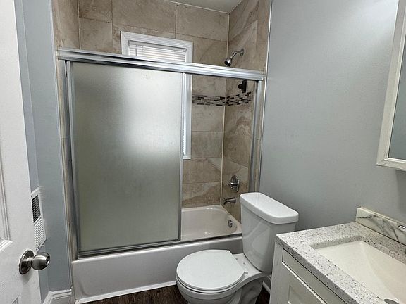 4th image of 1171 Noble Ave #2