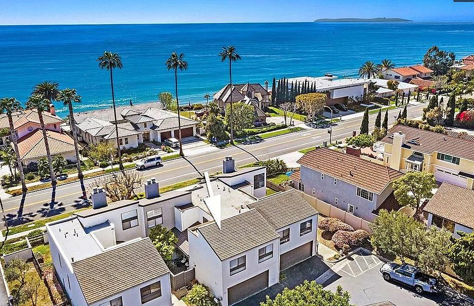 Unit is one block from the ocean