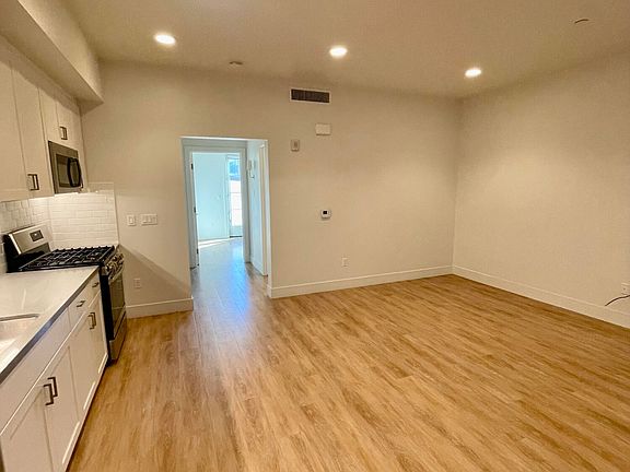 5th image of 112 E Ortega St #204