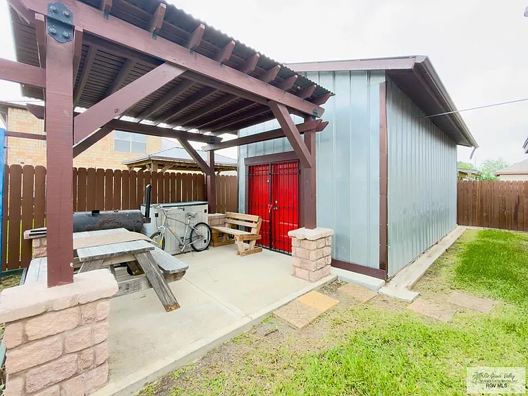 3030 Montevideo Dr — Photo 19