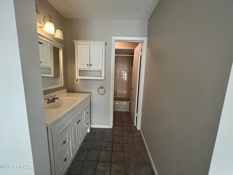 16 Oakwood Park — Photo 12
