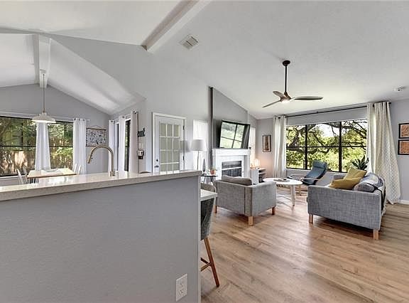 4th image of 908 Sweetwater River Dr