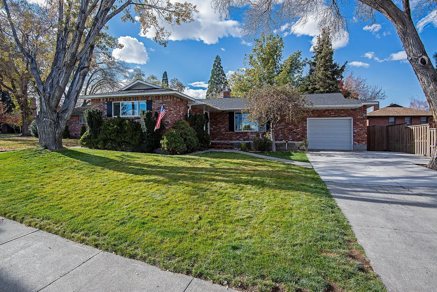 2205 Watt St photo 1