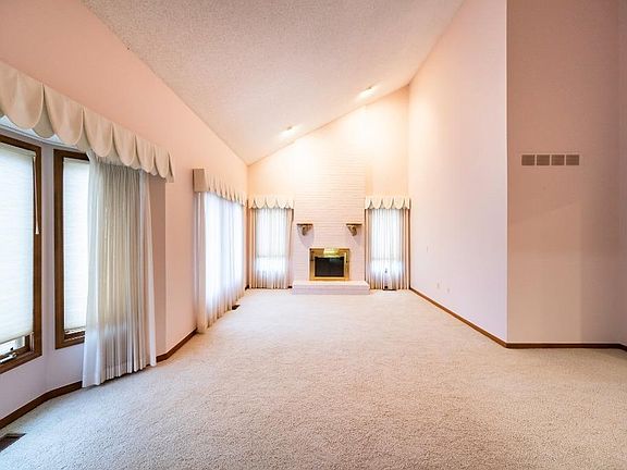 5th image of 1234 Laurel View Dr