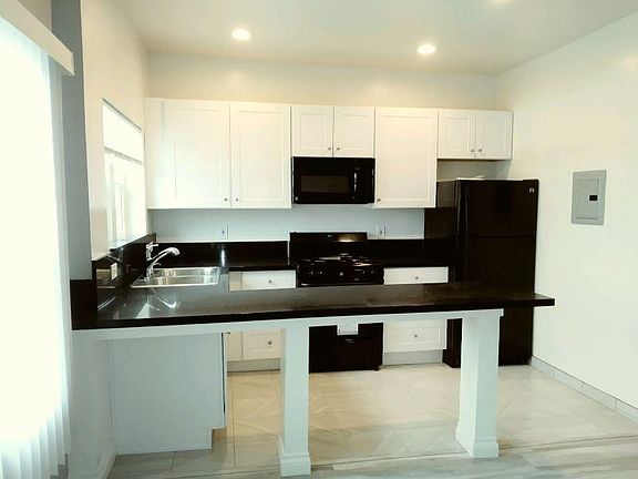 2nd image of 777 S Westmoreland Ave APT 408