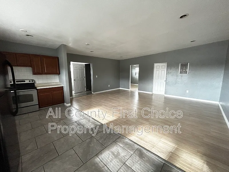 2 bed, 1.0 bath, 850 sqft, $1,200 — Photo 4
