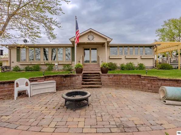 21 Bucktail Lake St, Clarks, NE 68628