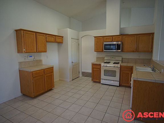 5th image of 10208 Pyramid Peak Dr