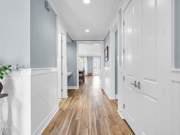 4th image of 22 Somersault Ln