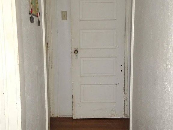 5th image of 503 E Wyatt St