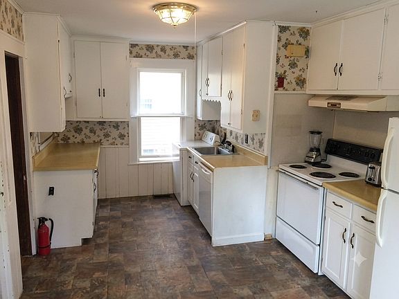 4th image of 90 N Prospect St #2
