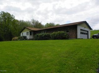 953 Rock Lake Dr, Lakewood, PA 18439
