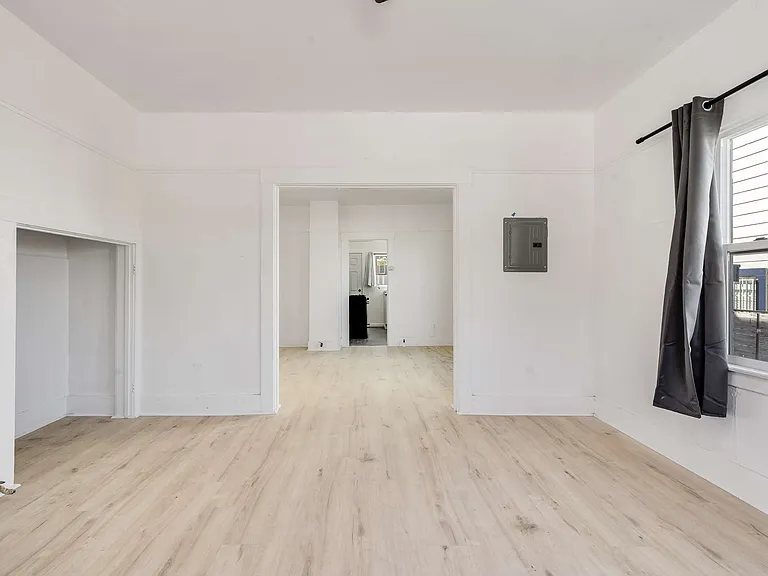 1629 Foothill Blvd — Photo 4