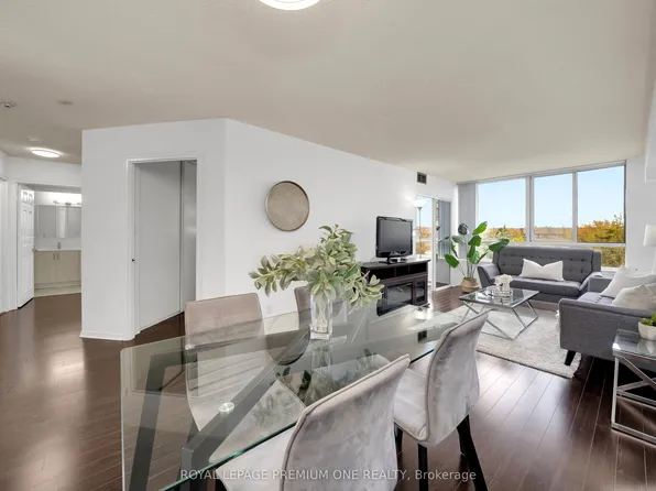 1001 Cedarglen Gate #310, Mississauga, ON L5C 4R2