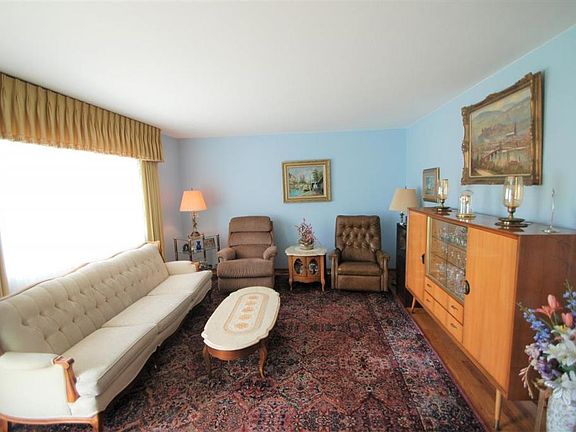 4th image of 2938 Providence Dr