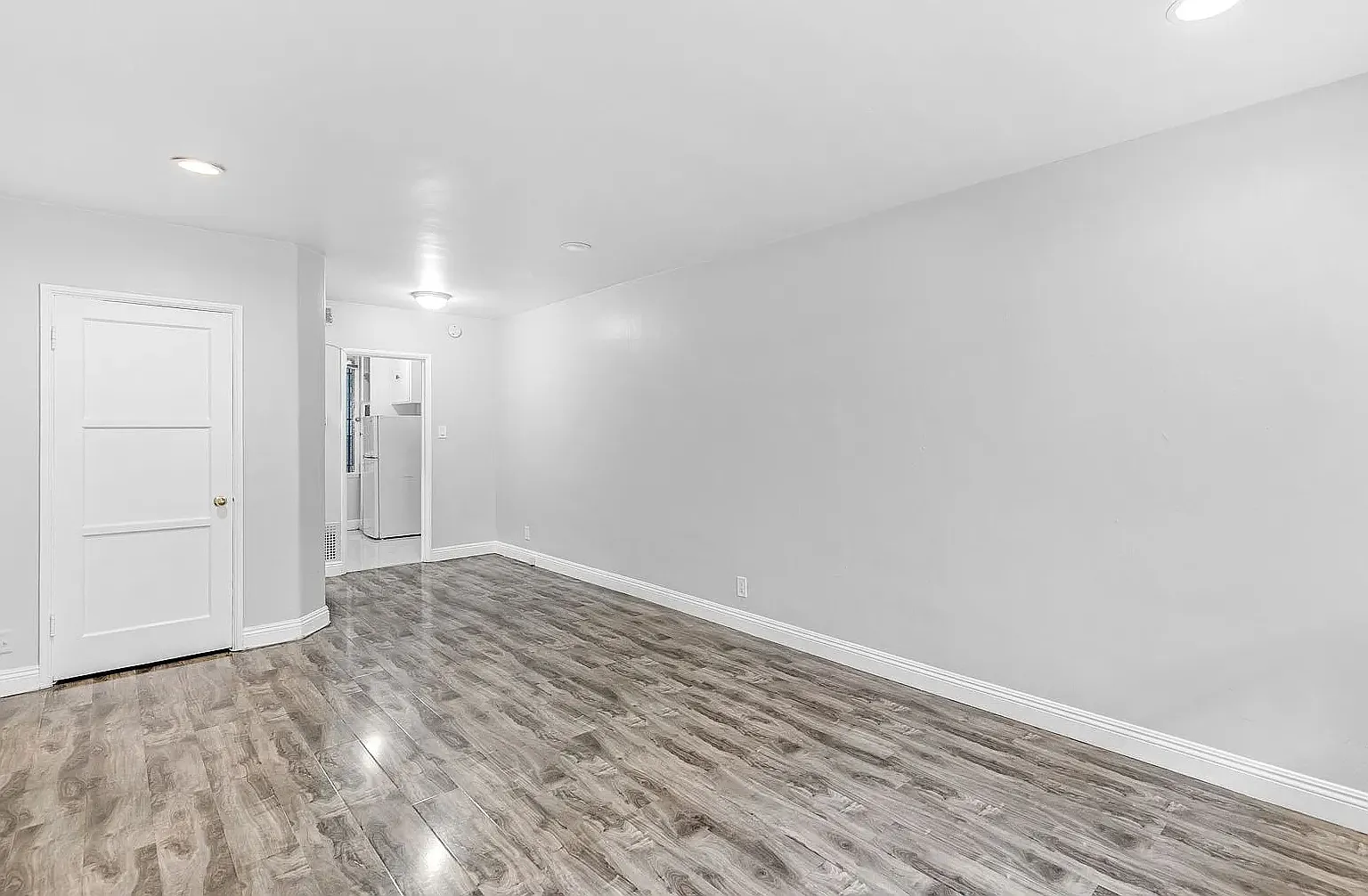 Oakhurst Apartments — Photo 4