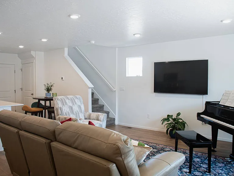 252 N Salty Ln — Photo 5