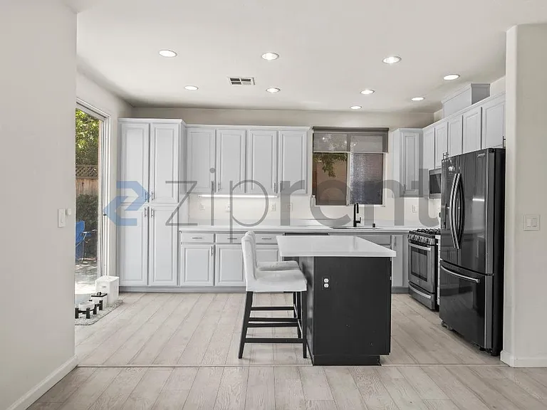 5215 Manderston Dr — Photo 15