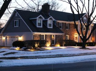 44 Windwood Dr, Sugar Grove, IL 60554