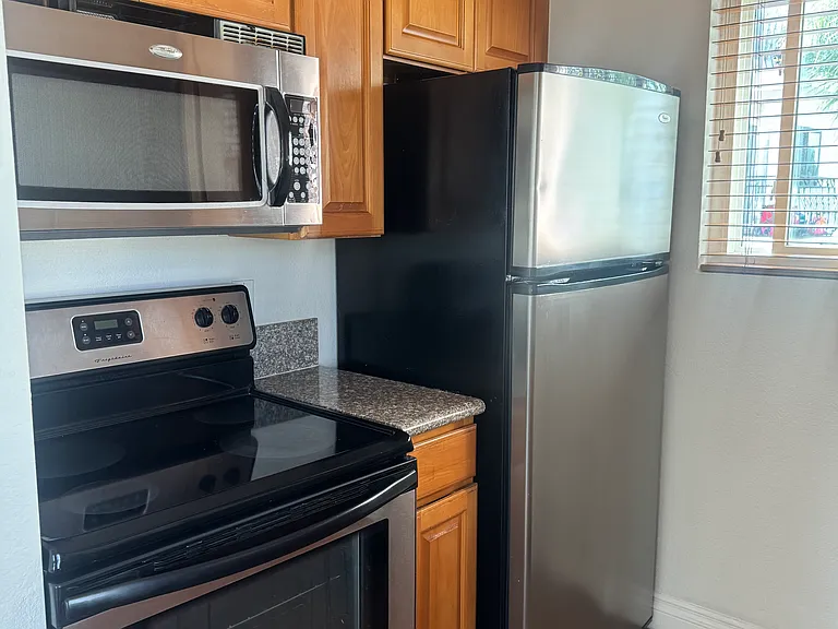 Cascadia Apartments — Photo 25