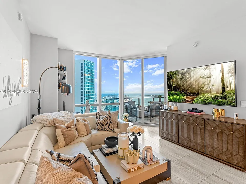 851 NE 1st Ave #4307